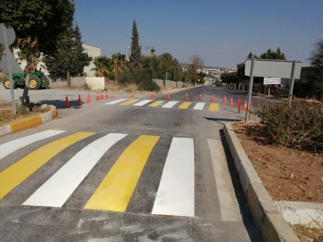 Tarsus Organize Bölgesi Hız Kesici İşaretleme - Tarsus, Mersin | Akyüz Trafik Profesyonel Yol Çizgi Projesi